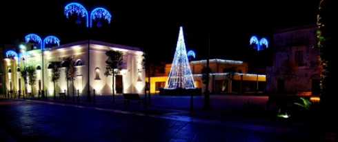 piazza con addobbi